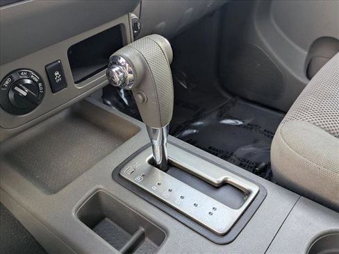 Used 2019 Nissan Frontier SV image 11