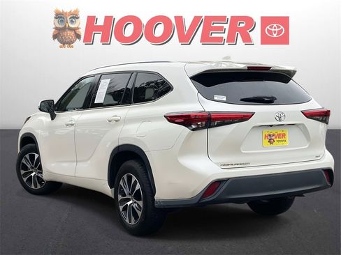 Used 2021 Toyota Highlander XLE image 5