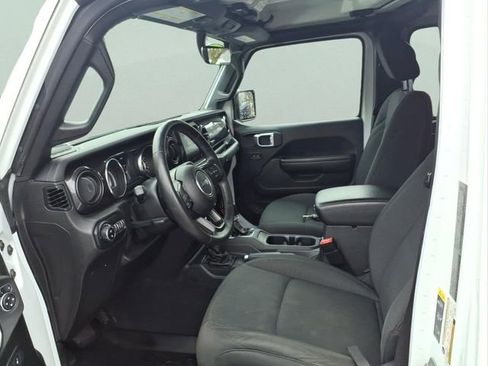 Used 2020 Jeep Gladiator Sport image 11