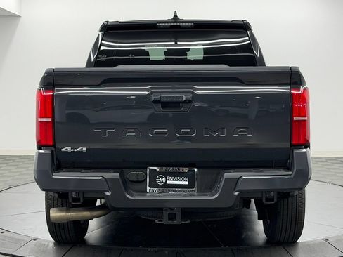 Certified 2025 Toyota Tacoma SR5 AWD/4WD image 11