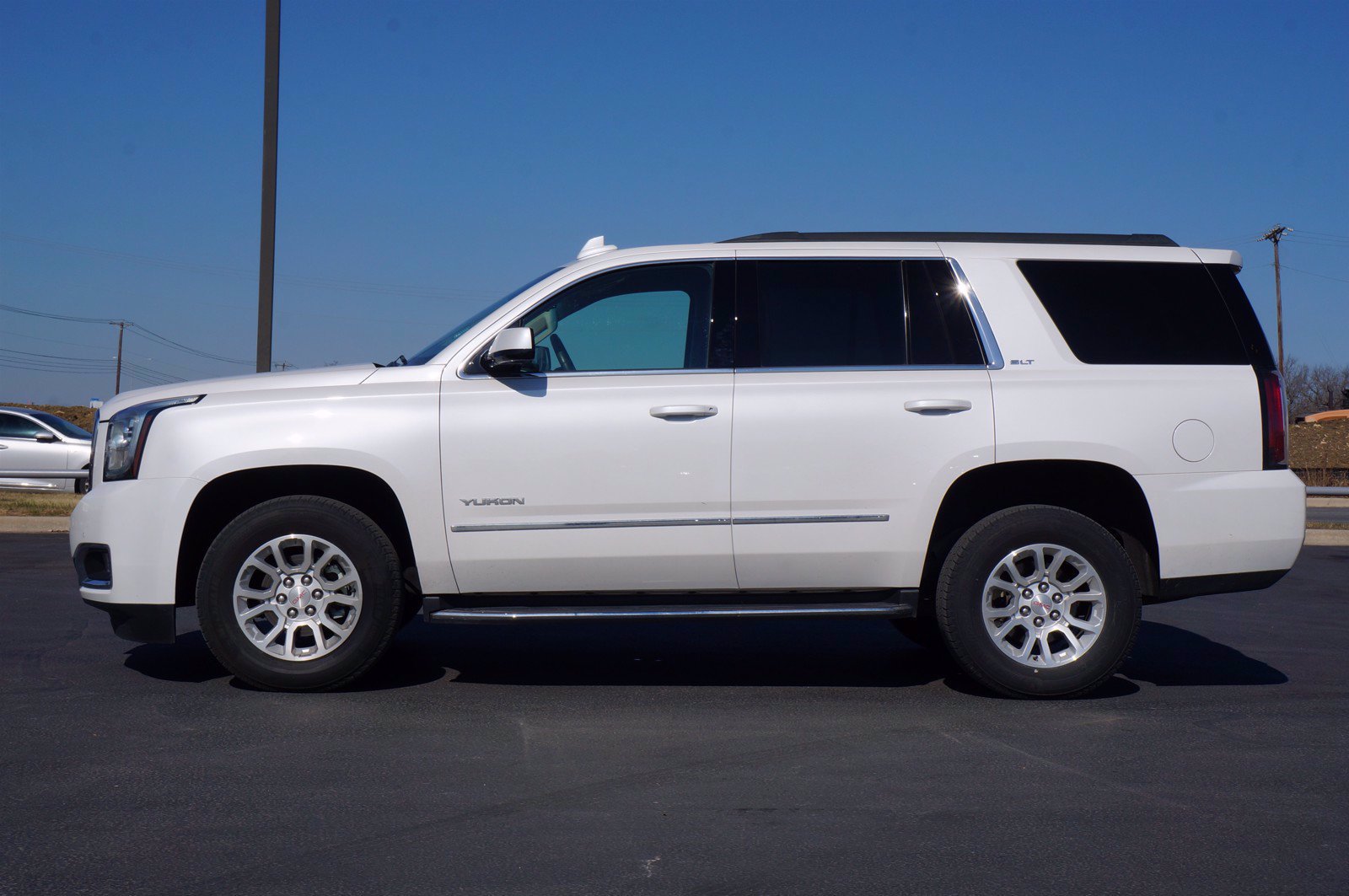Used 2019 GMC Yukon SLT RWD image 4