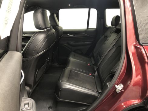 Certified 2023 Jeep Grand Cherokee Altitude image 12