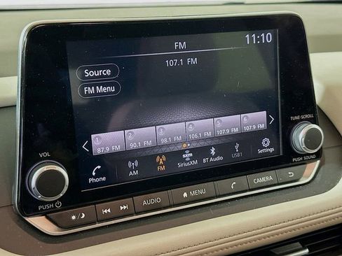 Used 2023 Nissan Rogue SV image 15