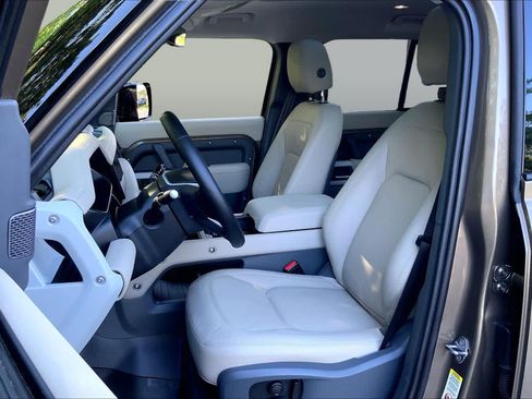 Used 2024 Land Rover Defender 110 S AWD/4WD image 9