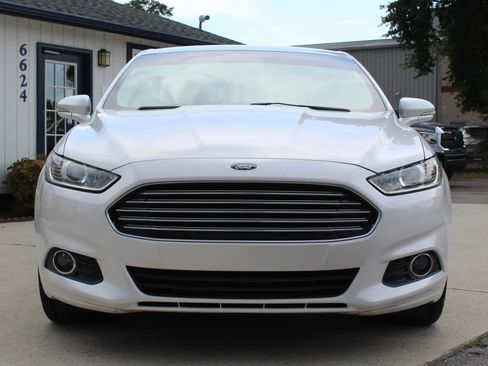 Used 2015 Ford Fusion SE w/ Equipment Group 201A FWD image 8