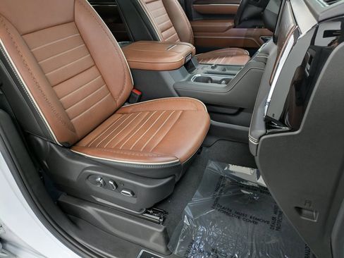 Used 2024 GMC Sierra 3500 Denali Ultimate image 28