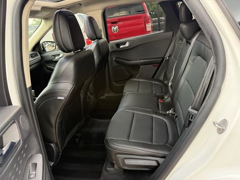 Used 2020 Ford Escape Titanium AWD/4WD image 13