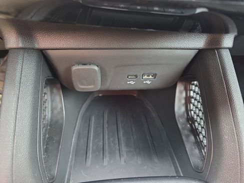 Used 2025 Chevrolet TrailBlazer LT AWD/4WD image 20