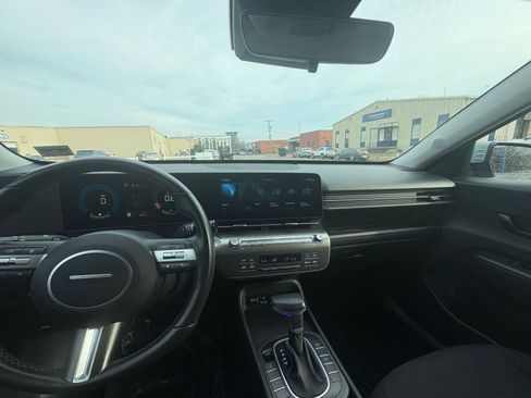 Used 2025 Hyundai Kona SEL image 33