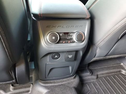 Used 2025 Ford Explorer ST RWD image 16