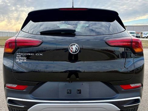 Used 2020 Buick Encore GX Essence w/ Experience Buick Package image 4