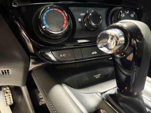Used 2020 Honda HR-V Sport image 30