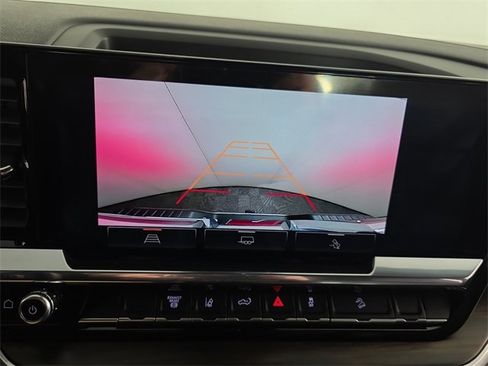 Certified 2025 GMC Sierra 3500 SLT w/ X31 Off-Road Package image 16