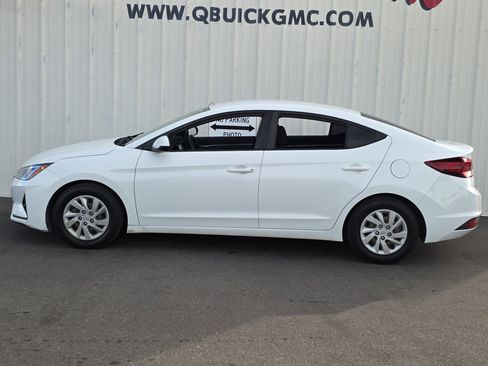 Used 2019 Hyundai Elantra SE w/ Cargo Package image 4