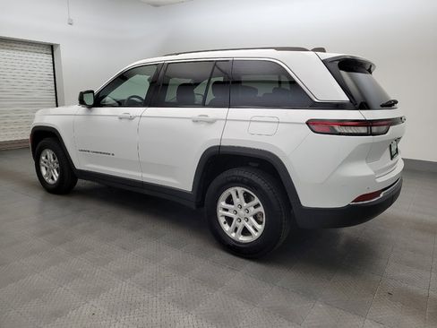 Used 2024 Jeep Grand Cherokee Laredo RWD image 3
