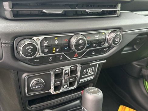 New 2025 Jeep Gladiator Sport w/ Premium Package image 26