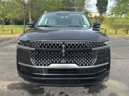 New 2025 Lincoln Navigator L Reserve image 3