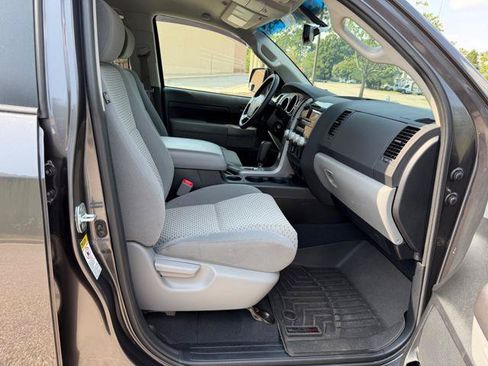 Used 2012 Toyota Tundra 4x4 Double Cab w/ SR5 Pkg image 10