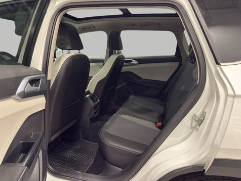 Used 2025 Volkswagen Taos SE image 22