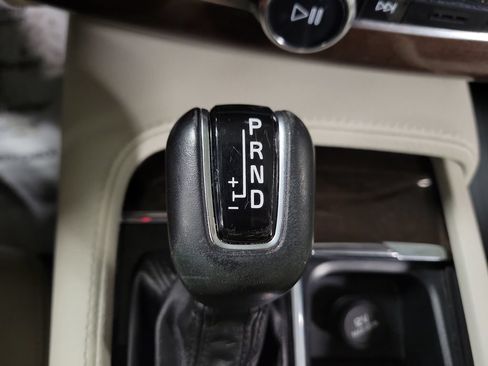 Used 2017 Volvo XC90 T6 Momentum w/ Vision Package AWD/4WD image 19