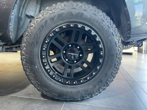 Used 2020 Toyota Tacoma SR AWD/4WD image 26