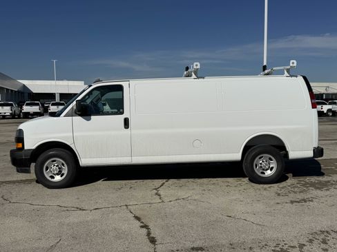 New 2026 Chevrolet Express 2500 Extended RWD image 14