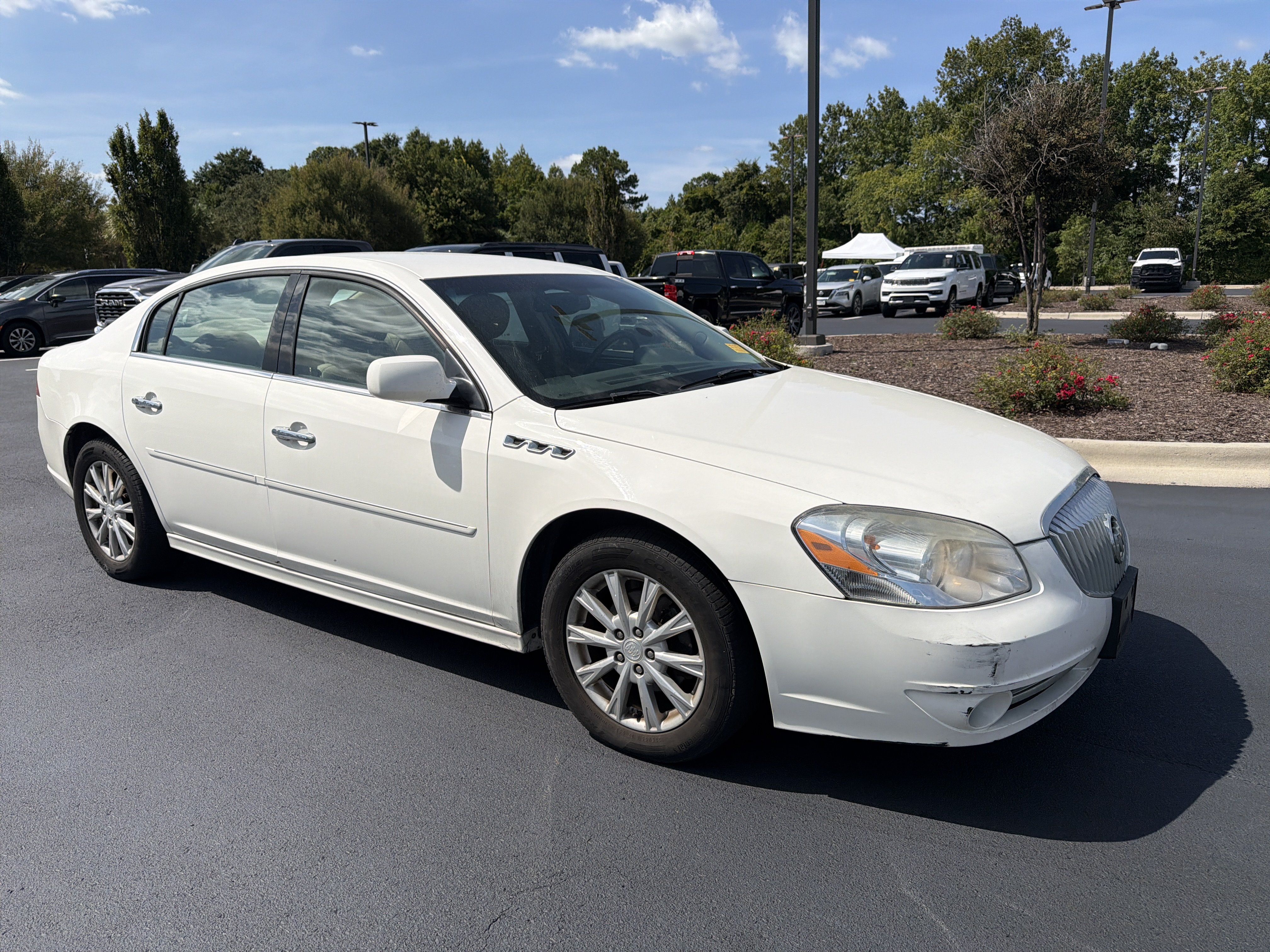 Used 2010 Buick Lucerne CXL FWD image 2