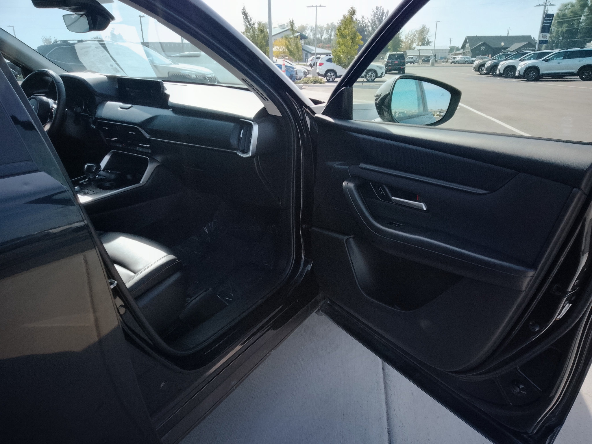 Used 2025 MAZDA CX-90 3.3 Turbo w/ Select Package AWD/4WD image 16