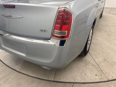 Used 2013 Chrysler 300 RWD image 20
