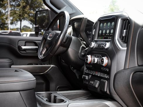 Used 2022 GMC Sierra 2500 AT4 w/ AT4 Premium Plus Package AWD/4WD image 32