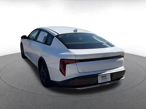 Used 2025 Kia K4 LXS image 11