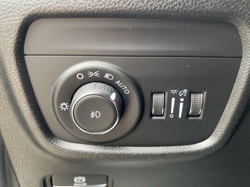 Used 2023 Jeep Grand Cherokee L Limited image 21