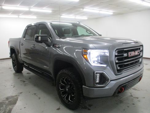 Certified 2022 GMC Sierra 1500 AT4 w/ AT4 Premium Package AWD/4WD image 1