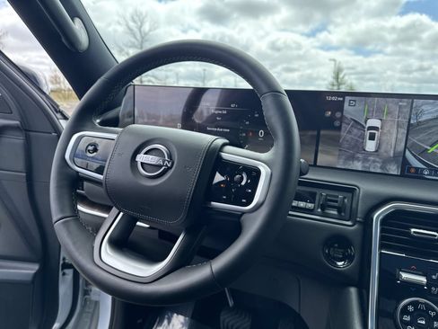 Used 2026 Nissan Armada Platinum Reserve AWD/4WD image 18