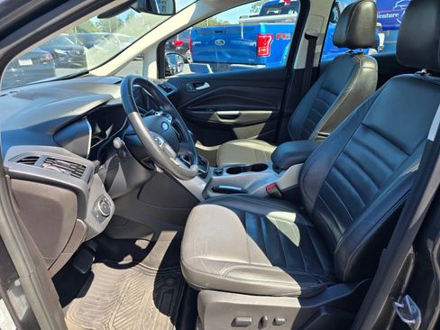 Used 2015 Ford C-MAX Energi SEL w/ Equipment Group 303A FWD image 19