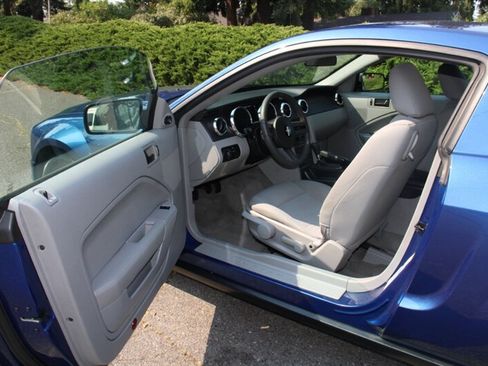 Used 2007 Ford Mustang Premium RWD image 5
