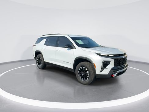 Used 2026 Chevrolet Traverse Z71 w/ Enhanced Driving Package AWD/4WD image 2