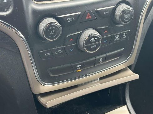 Used 2014 Jeep Grand Cherokee Laredo w/ Quick Order Package 23E AWD/4WD image 27