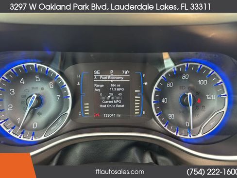 Used 2017 Chrysler Pacifica Touring-L image 48