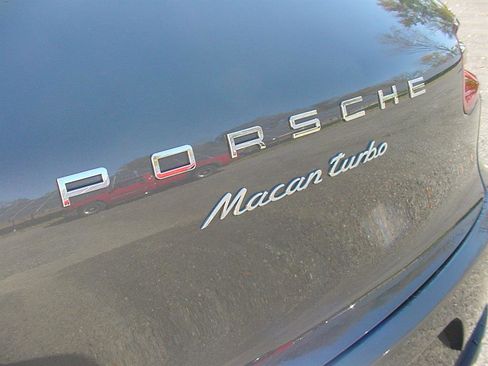 Used 2016 Porsche Macan Turbo image 9