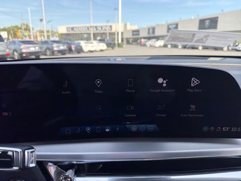 Used 2024 Cadillac Lyriq Luxury image 18