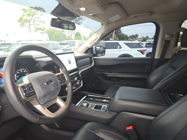 Used 2024 Ford Expedition XLT RWD image 9