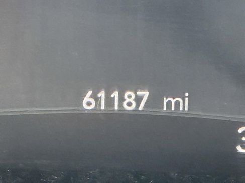 Used 2023 Chrysler Pacifica Limited image 14