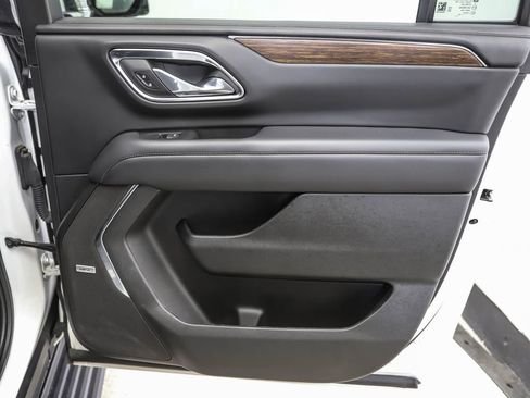 Used 2024 Chevrolet Suburban High Country w/ Advanced Technology Package image 25