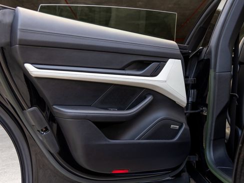 Certified 2022 Porsche Taycan 4 Cross Turismo image 35