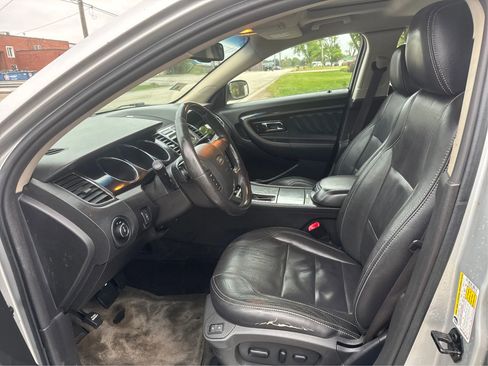 Used 2011 Ford Taurus Limited w/ 301A Rapid Spec Order Code image 9