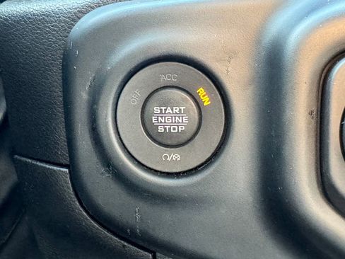 Used 2022 Jeep Wrangler Unlimited Sport AWD/4WD image 29