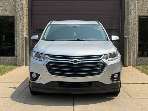 Used 2019 Chevrolet Traverse LT FWD image 2