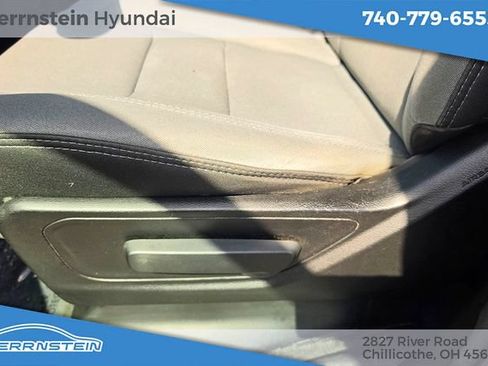 Used 2022 RAM 1500 Big Horn AWD/4WD image 9