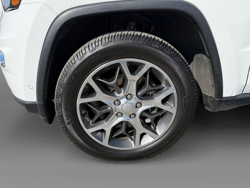 Used 2022 Jeep Grand Cherokee Limited w/ Trailer Tow Group IV image 9